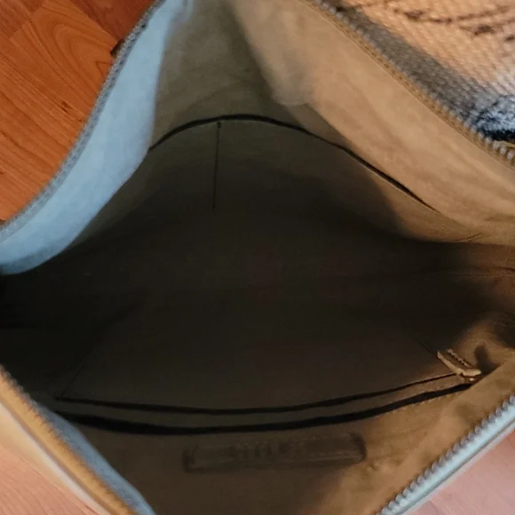 HOBO Daydream Leather Crossbody Bag - Picture 11 of 13